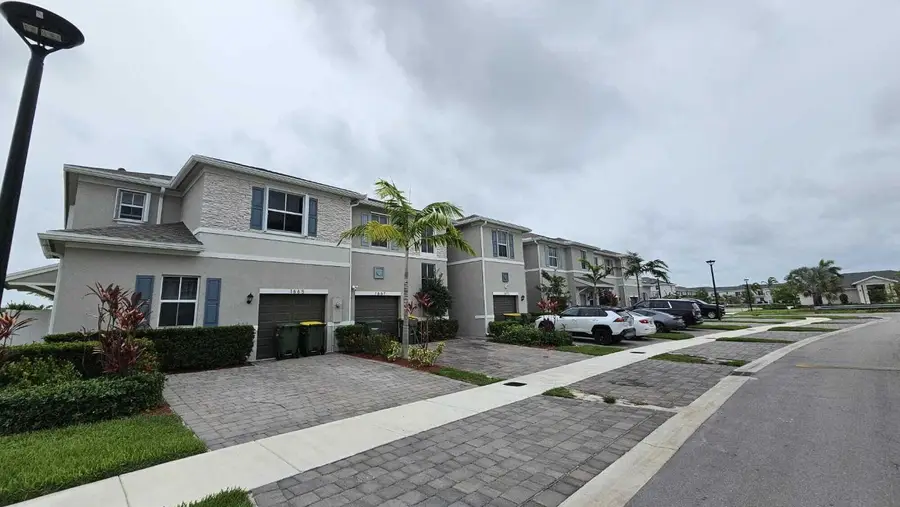 1677 SE 8th Avenue, Homestead, FL 33034 - Image #3