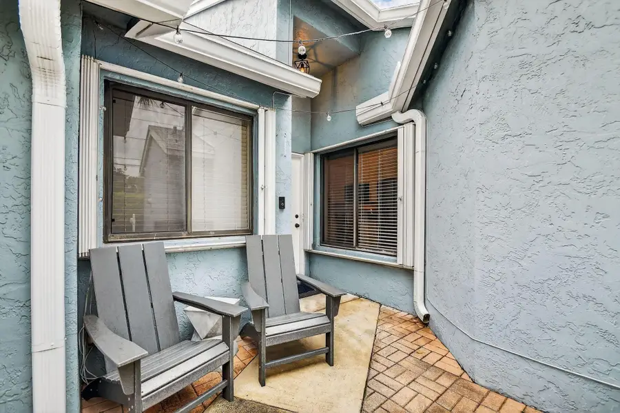 3981 Island Club Circle W, Lake Worth, FL 33462 - Image #3