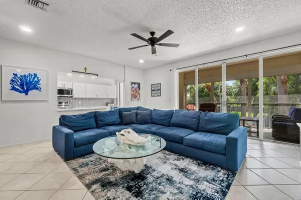 103 Half Moon Circle #E2, Hypoluxo, FL 33462