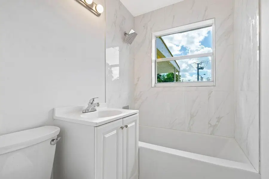 1249 NW 18th Street, Fort Lauderdale, FL 33311 - Image #3