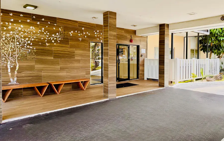 4164 Inverrary Drive #404, Lauderhill, FL 33319 - Image #3