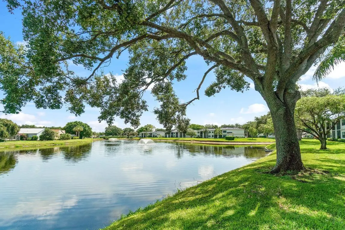 6944 Briarlake Circle #203, Palm Beach Gardens, FL 33418 - Image #1