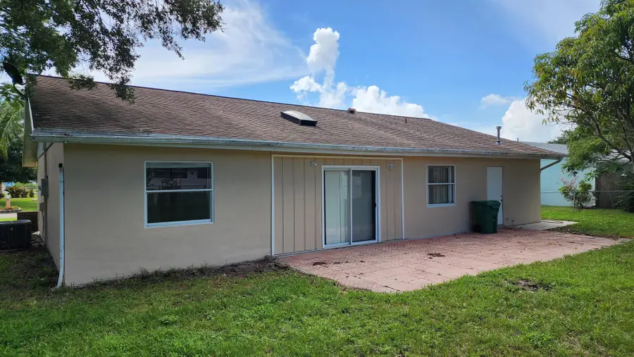 342 NE Surrey Street, Port Saint Lucie, FL 34983 - Image #2