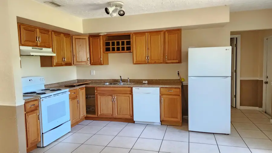 342 NE Surrey Street, Port Saint Lucie, FL 34983 - Image #3