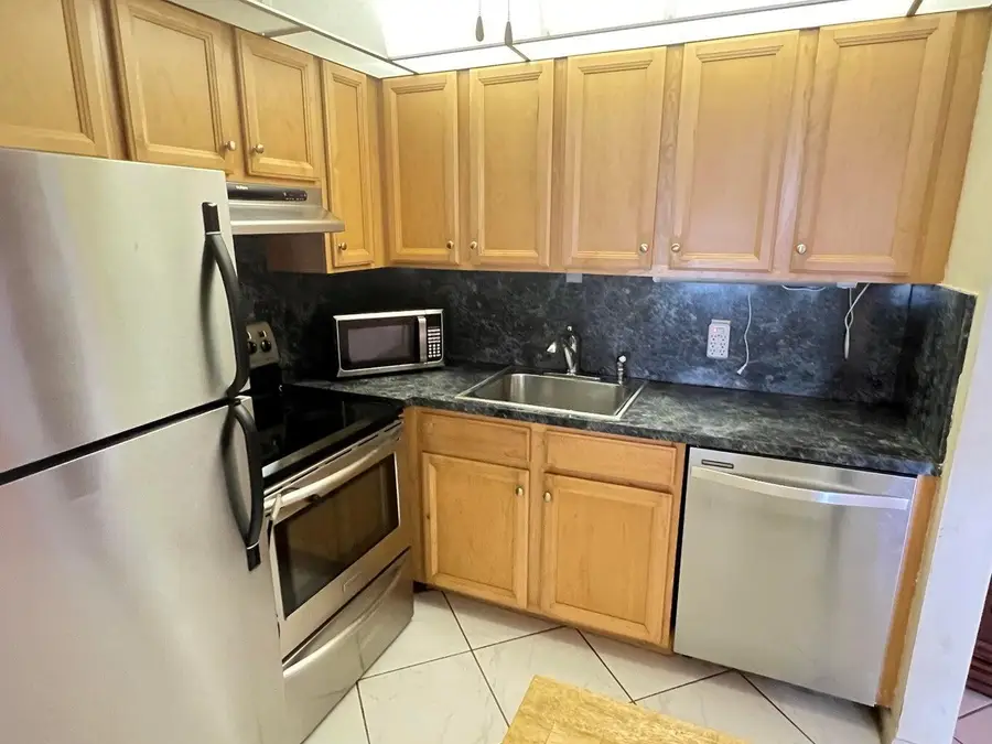 119 Camden F, West Palm Beach, FL 33417 - Image #3