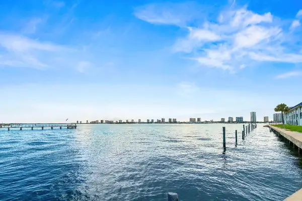 410 Wilma Circle #203, Riviera Beach, FL 33404