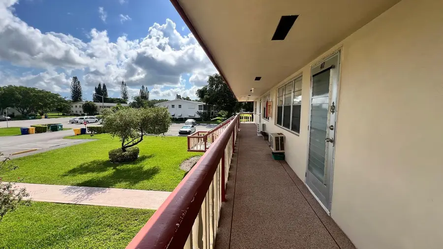 42 Sussex B, West Palm Beach, FL 33417 - Image #2