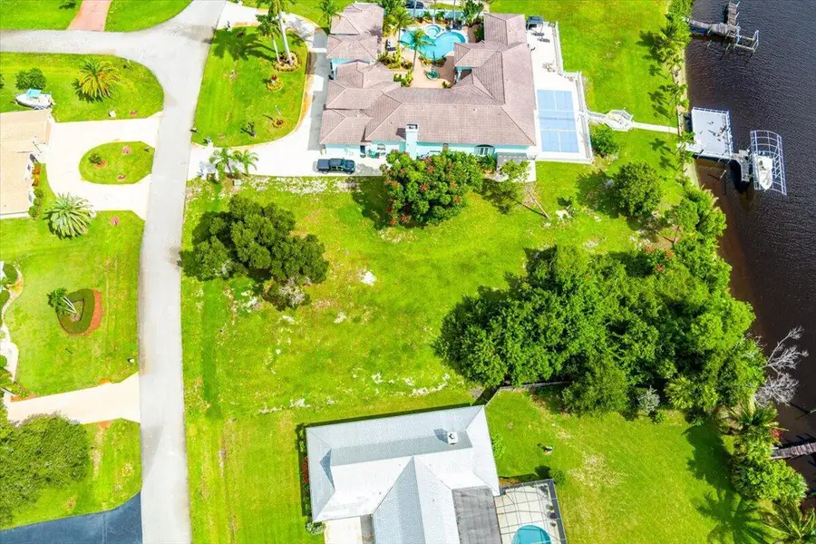 733 SE Hidden River Drive, Port Saint Lucie, FL 34983 - Image #2