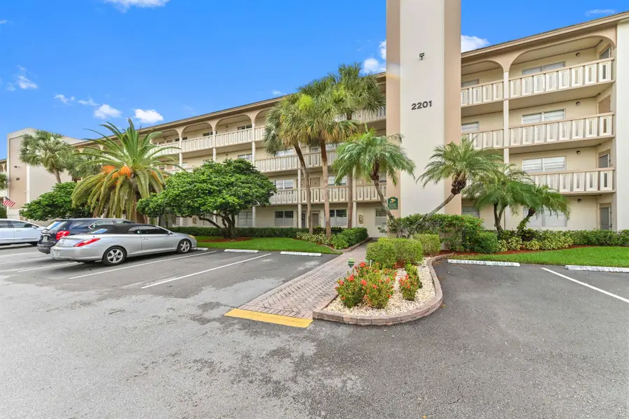 2201 Lucaya Bend #L4, Coconut Creek, FL 33066 - Image #3