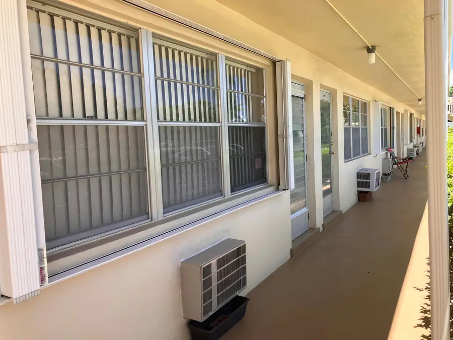 3 Dorchester A, West Palm Beach, FL 33417 - Image #2