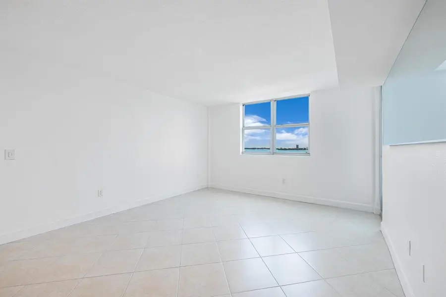 7501 E Treasure Drive #8n, North Bay Village, FL 33141 - Image #3