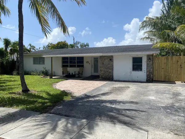 124 SE 11th Street, Deerfield Beach, FL 33441