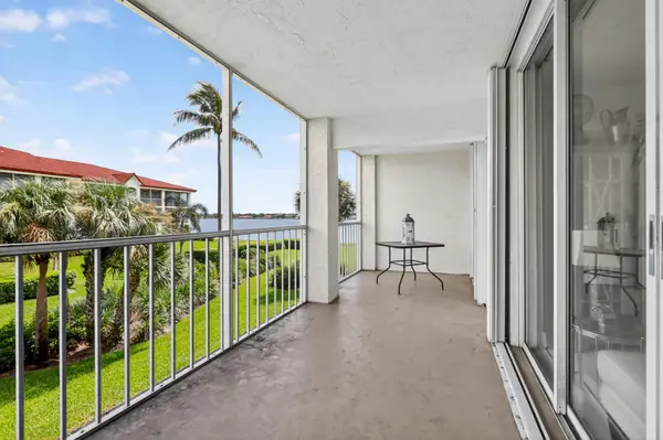 110 Half Moon Circle #D2, Hypoluxo, FL 33462