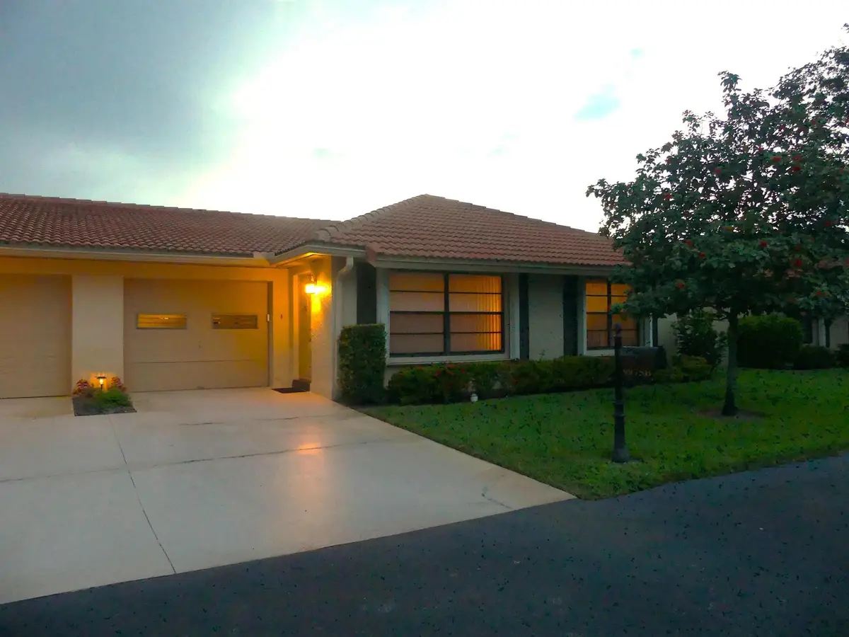 9975 Cherry Tree Terrace #B, Boynton Beach, FL 33436 - Image #1