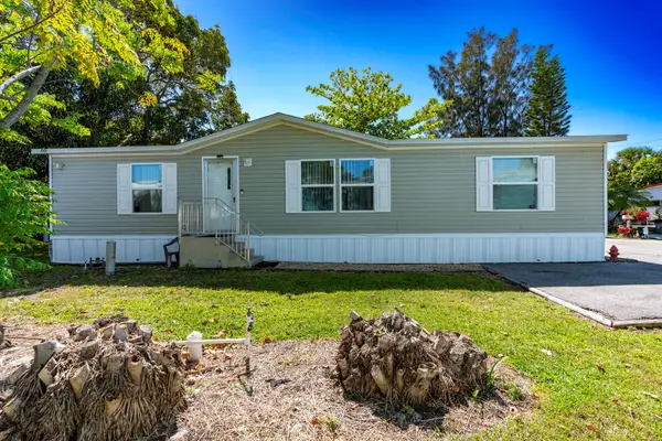 2107 Crescent Drive, Lake Worth, FL 33461