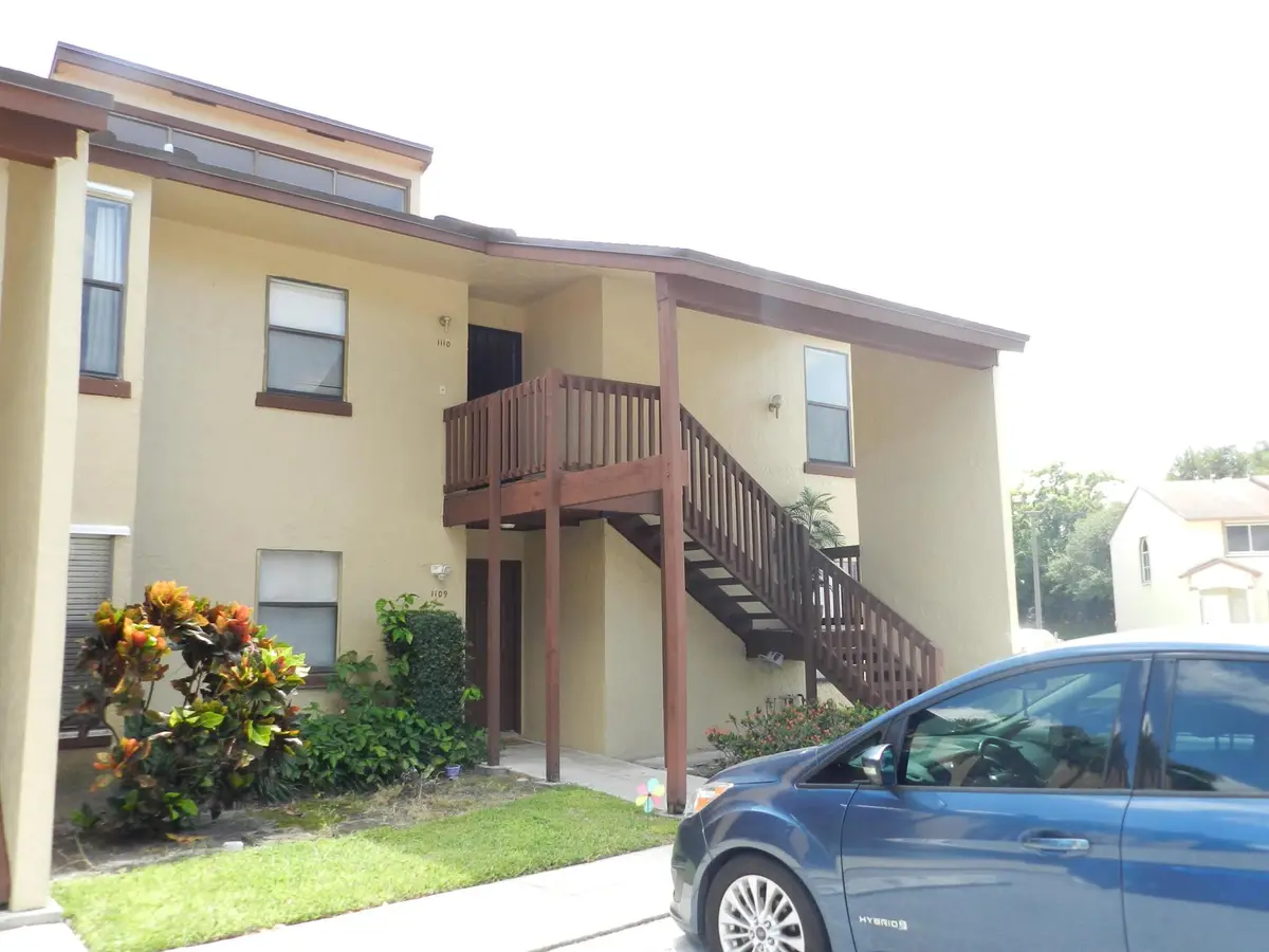 1110 Lakeview Dr East, Royal Palm Beach, FL 33411 - Image #1