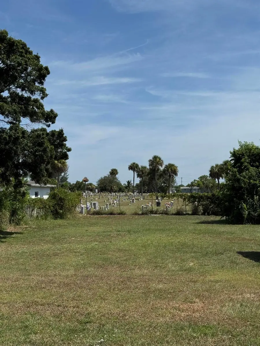 901 Avenue M, Fort Pierce, FL 34950 - Image #2