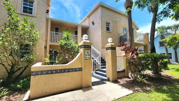 1610 SE Green Acres Circle #Q-202, Port St Lucie, FL 34952