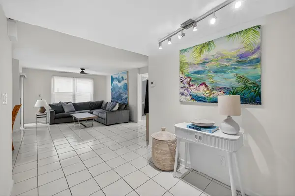 8451 Shadow Court # 4-7, Coral Springs, FL 33071