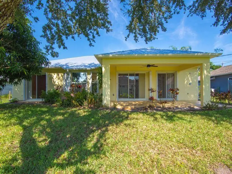 1049 Gardenia Street, Sebastian, FL 32958 - Image #3