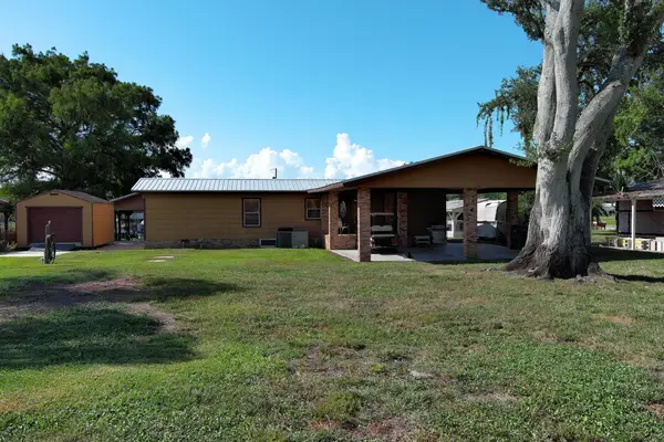 2096 Hunter Road, Okeechobee, FL 34974