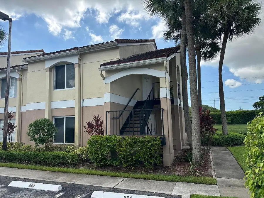 815 W Boynton Beach Boulevard #5-106, Boynton Beach, FL 33426 - Image #2