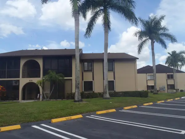 426 Pine Glen Lane #D-2, Greenacres, FL 33463