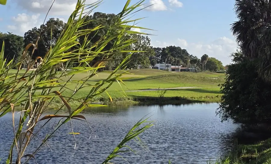 19811 W Oakmont Drive, Hialeah, FL 33015 - Image #3