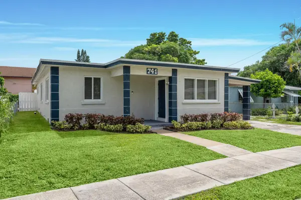 741 W 10th Street, Riviera Beach, FL 33404