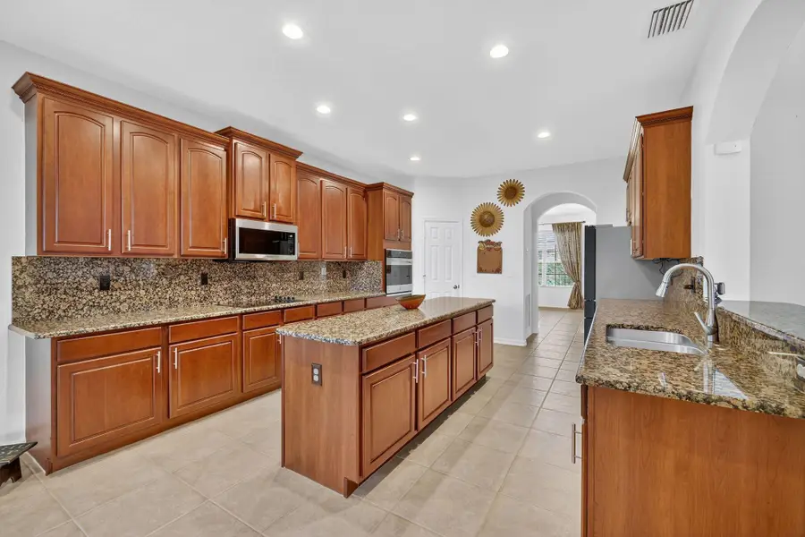 546 SE Nome Drive, Port Saint Lucie, FL 34984 - Image #2