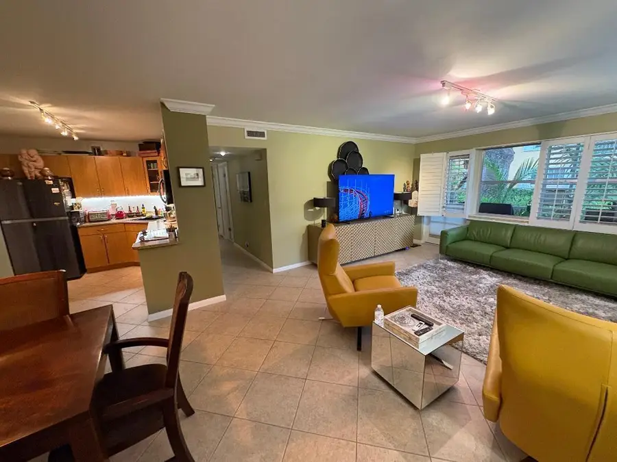 140 NE 19 Court E #112-E, Wilton Manors, FL 33305 - Image #2