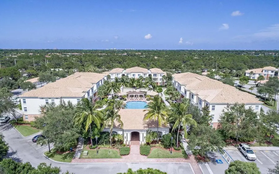 4302 Myrtlewood Circle E, Palm Beach Gardens, FL 33418 - Image #2