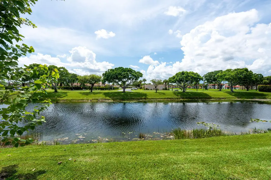 312 Lake Helen Drive, West Palm Beach, FL 33411 - Image #2