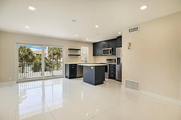 1439 S Ocean Boulevard #208, Lauderdale By The Sea, FL 33062