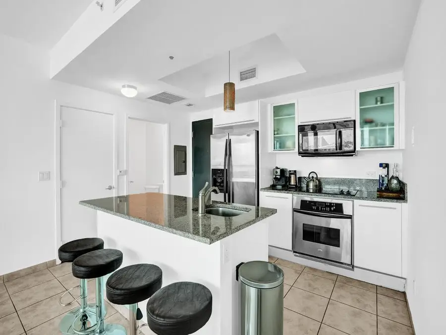 888 Biscayne Boulevard #811, Miami, FL 33132 - Image #3