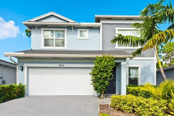 6819 Pointe Of Woods Drive, West Palm Beach, FL 33413