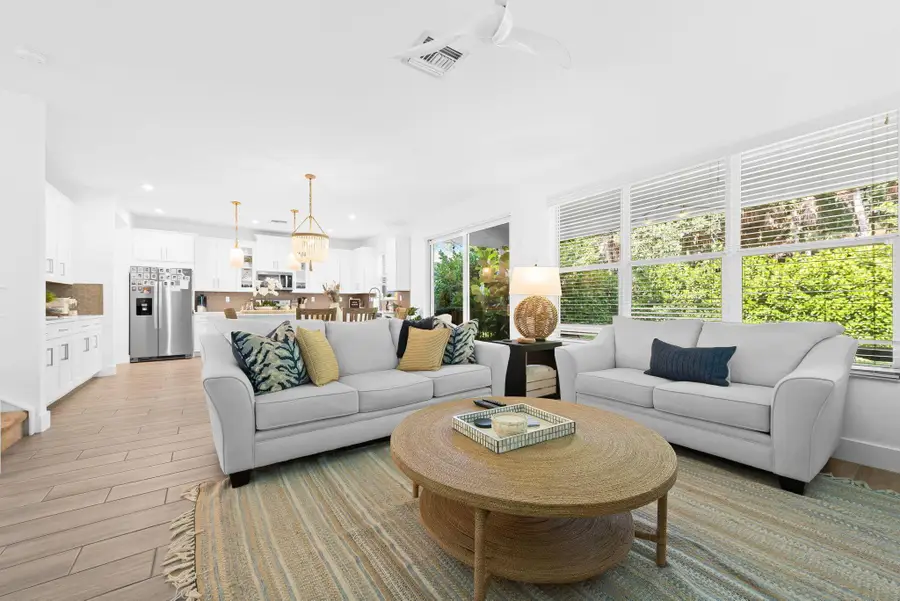 6819 Pointe Of Woods Drive, West Palm Beach, FL 33413 - Image #3