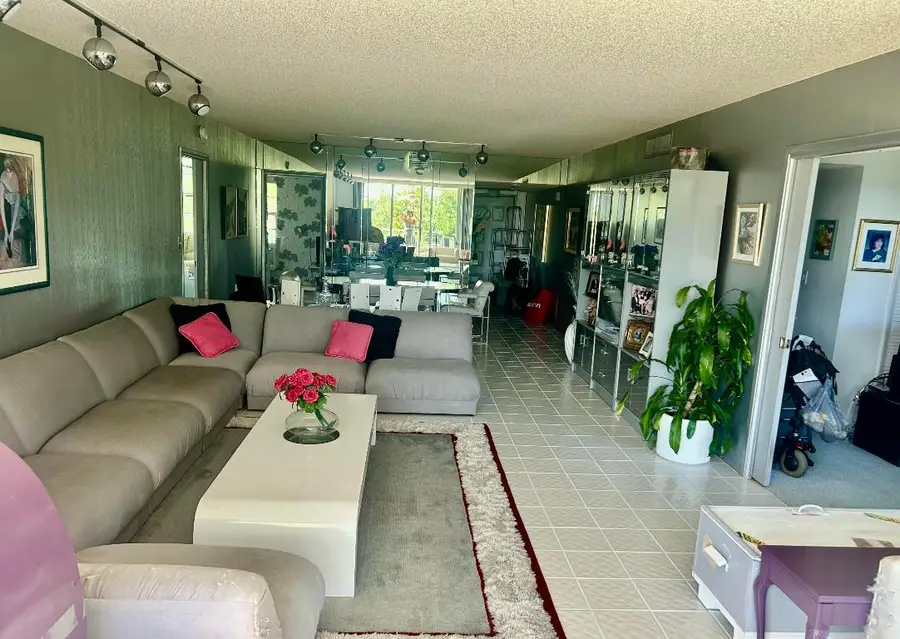 4020 W Palm Aire Drive #410, Pompano Beach, FL 33069 - Image #3