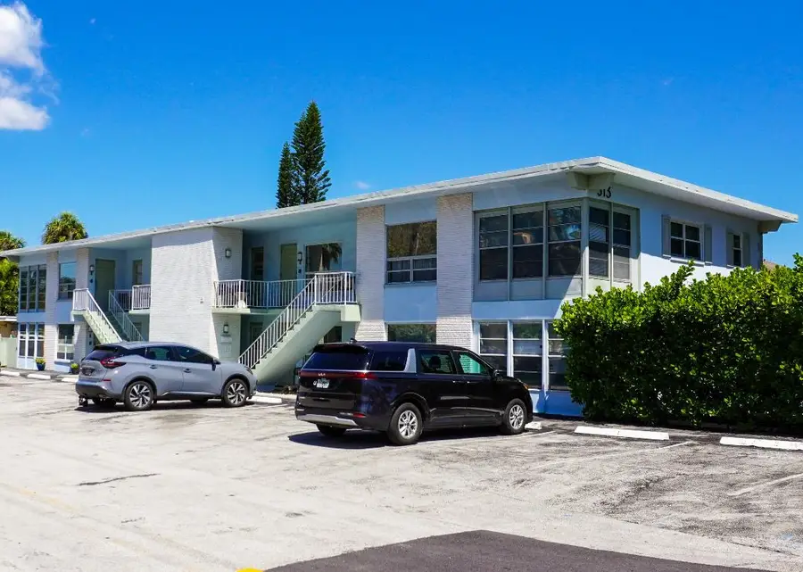 513 S Ocean Boulevard, Pompano Beach, FL 33062 - #2