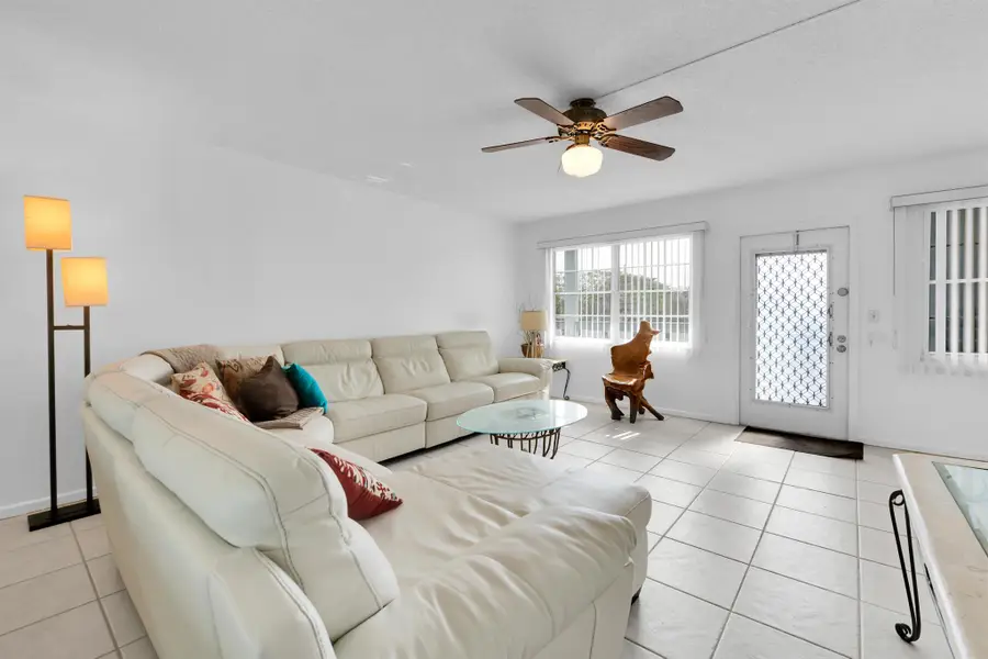 250 Richmond F #250, Deerfield Beach, FL 33442 - Image #3