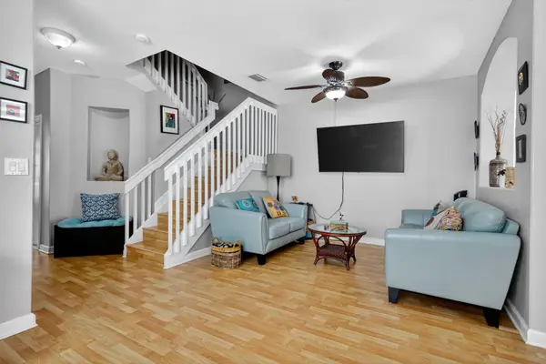 913 SW 151 Place, Miami, FL 33194