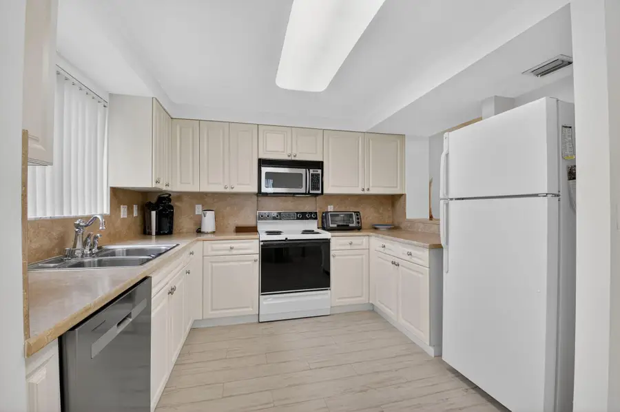 7230 Clunie Place #15403, Delray Beach, FL 33446 - Image #2