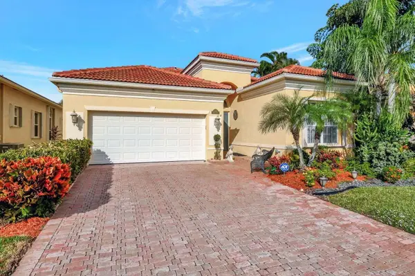 7035 Vivaldi Lane, Delray Beach, FL 33446