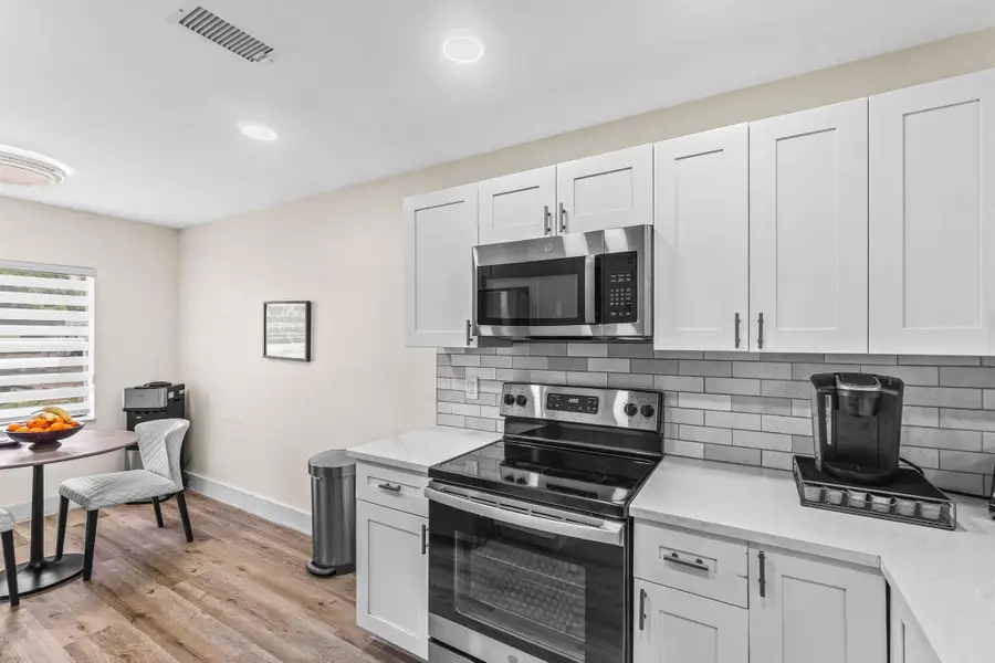 18 Stratford Drive #Unit E, Boynton Beach, FL 33436 - Image #3