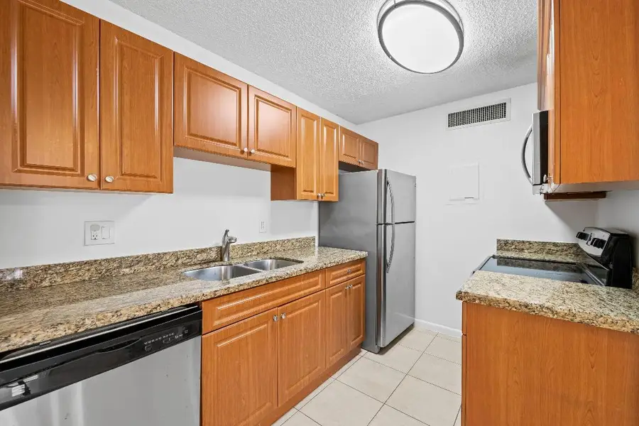 639 Executive Center Drive #O-105, West Palm Beach, FL 33401 - Image #2