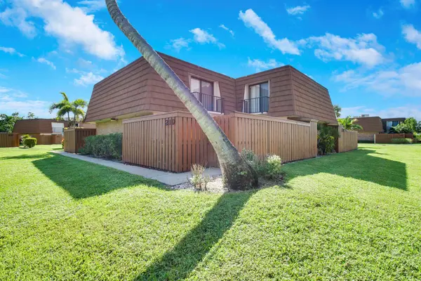 3900 County Line Road #21d, Tequesta, FL 33469