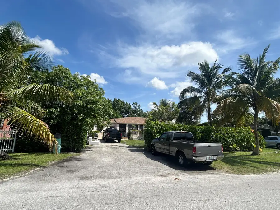 565 NW 143rd Street, Miami, FL 33168 - Image #2