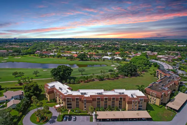 5350 Woodland Lakes Drive #111, Palm Beach Gardens, FL 33418