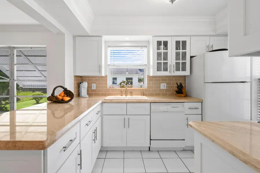 10040 Meridian Way N #206, Palm Beach Gardens, FL 33410 - Image #2