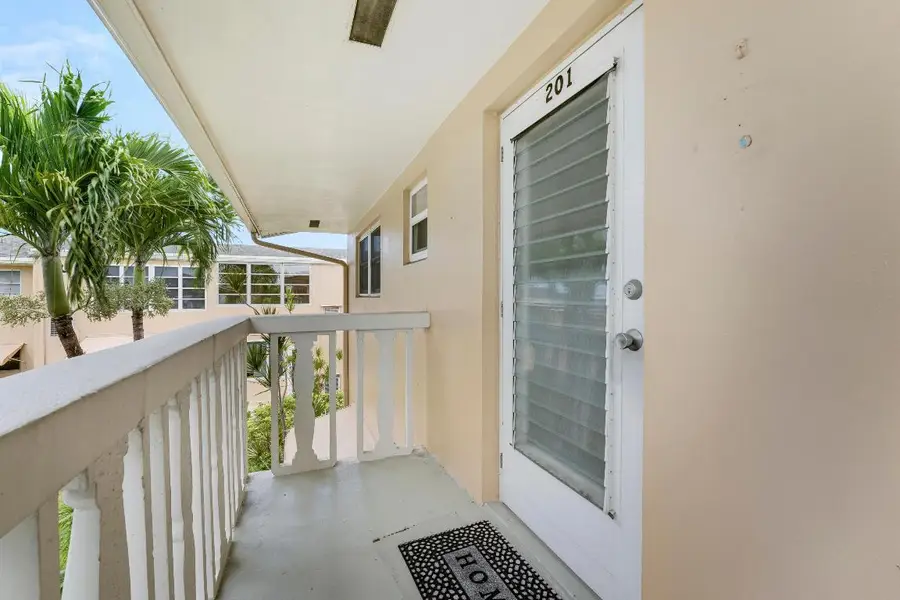 2132 NE 1st Way #201, Boynton Beach, FL 33435 - Image #2